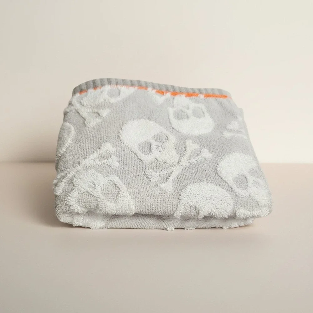 Caro‎ Home Halloween Skull Crossbones Hand Towel Gray White Orange Cotton Goth